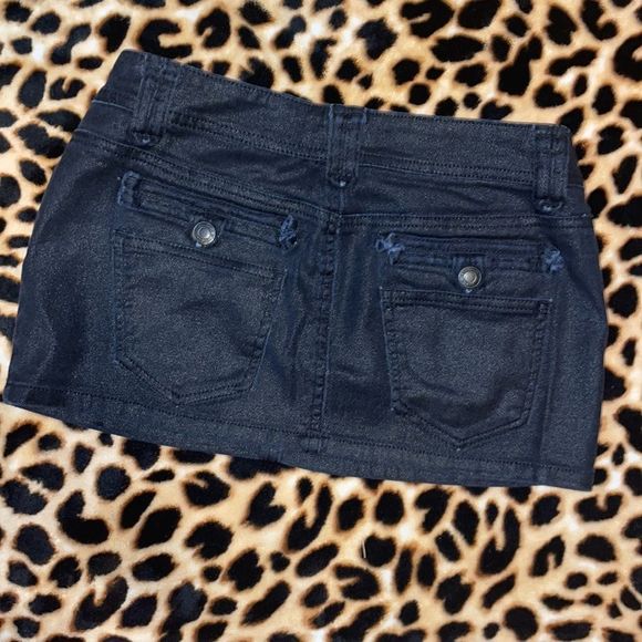 •RUE21• BLACK DENIM MINI SKIRT IN SIZE 1/2 - Picture 5 of 8